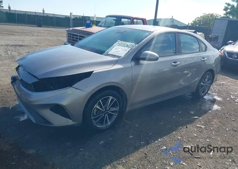2023 Kia Forte Lxs z USA, uszkodzony, nr VIN 3KPF24AD1PE555862